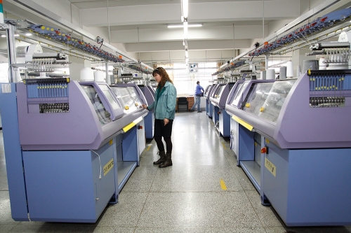 自動(dòng)橫機(jī)車間